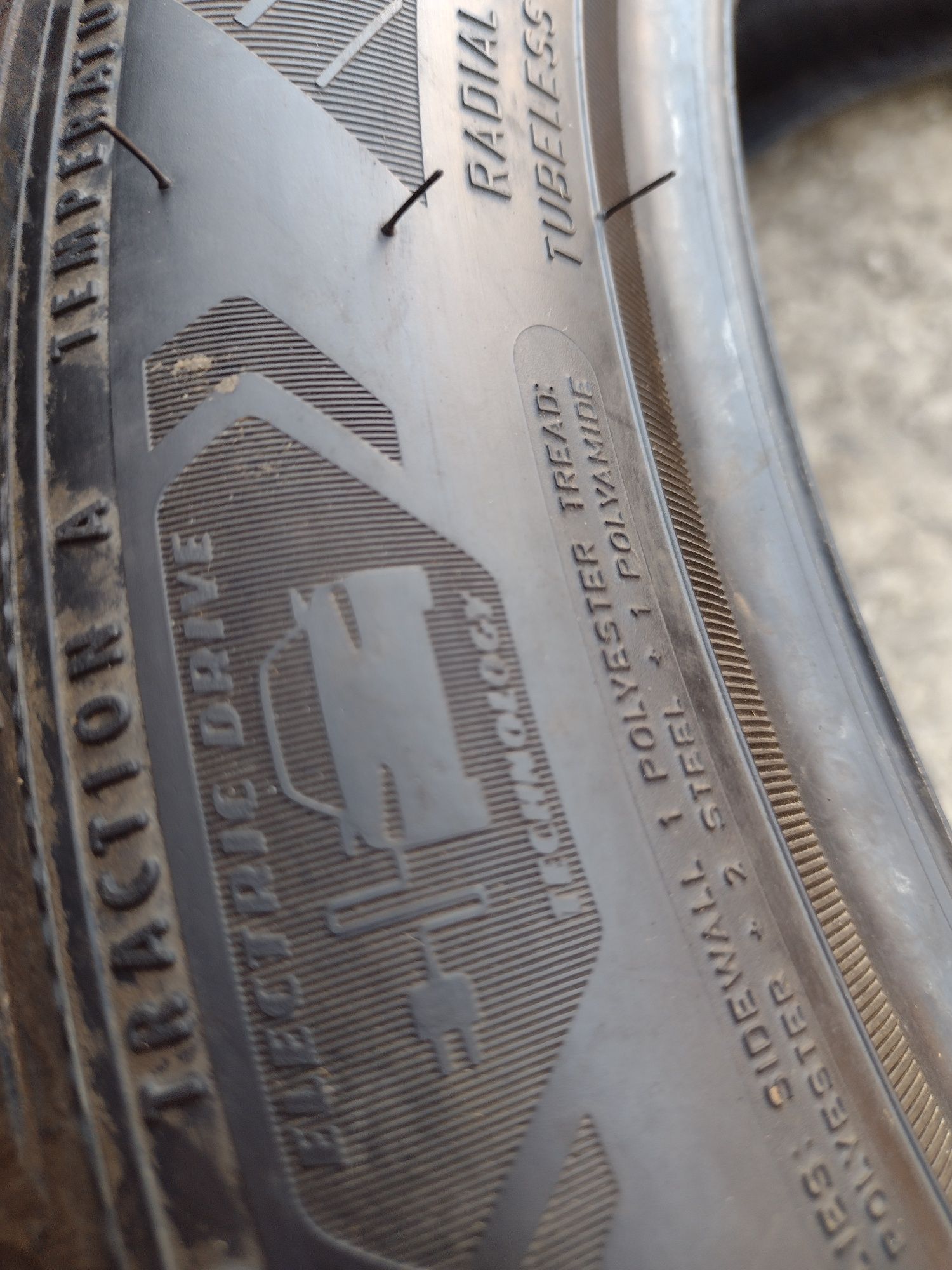Нови 4бр.215/50/19 Good Year dot3520