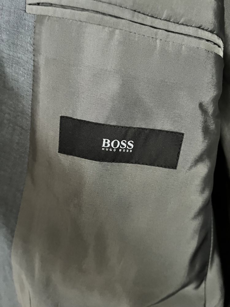 Мъжки вълнен костюм Hugo Boss