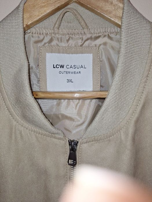 Продавам мъжко яке тип бомбър