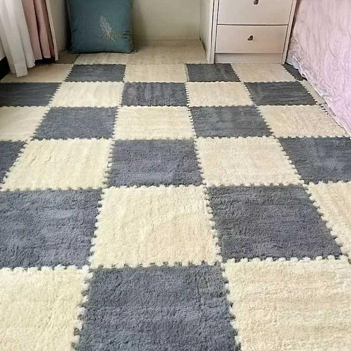 Комплект от 12 броя Велурен мек килим - пъзел за детска стая 30х30 см