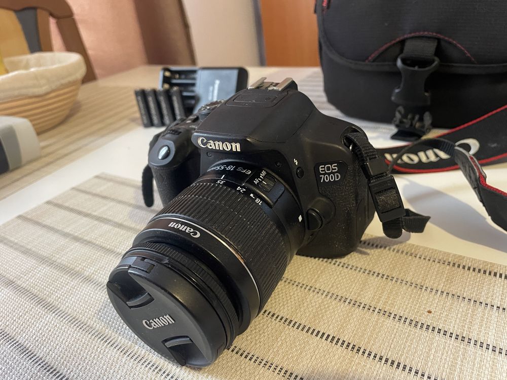 Canon eos 700D + set accesorii