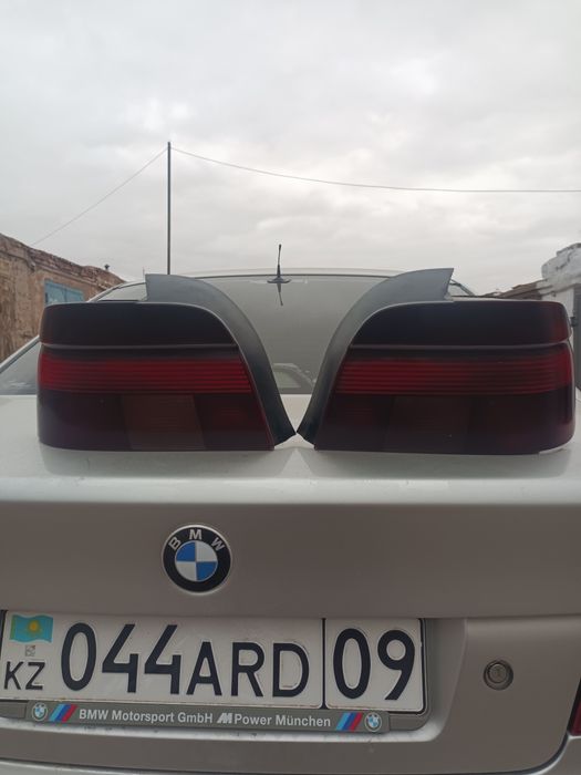БМВ е39 задние фонари