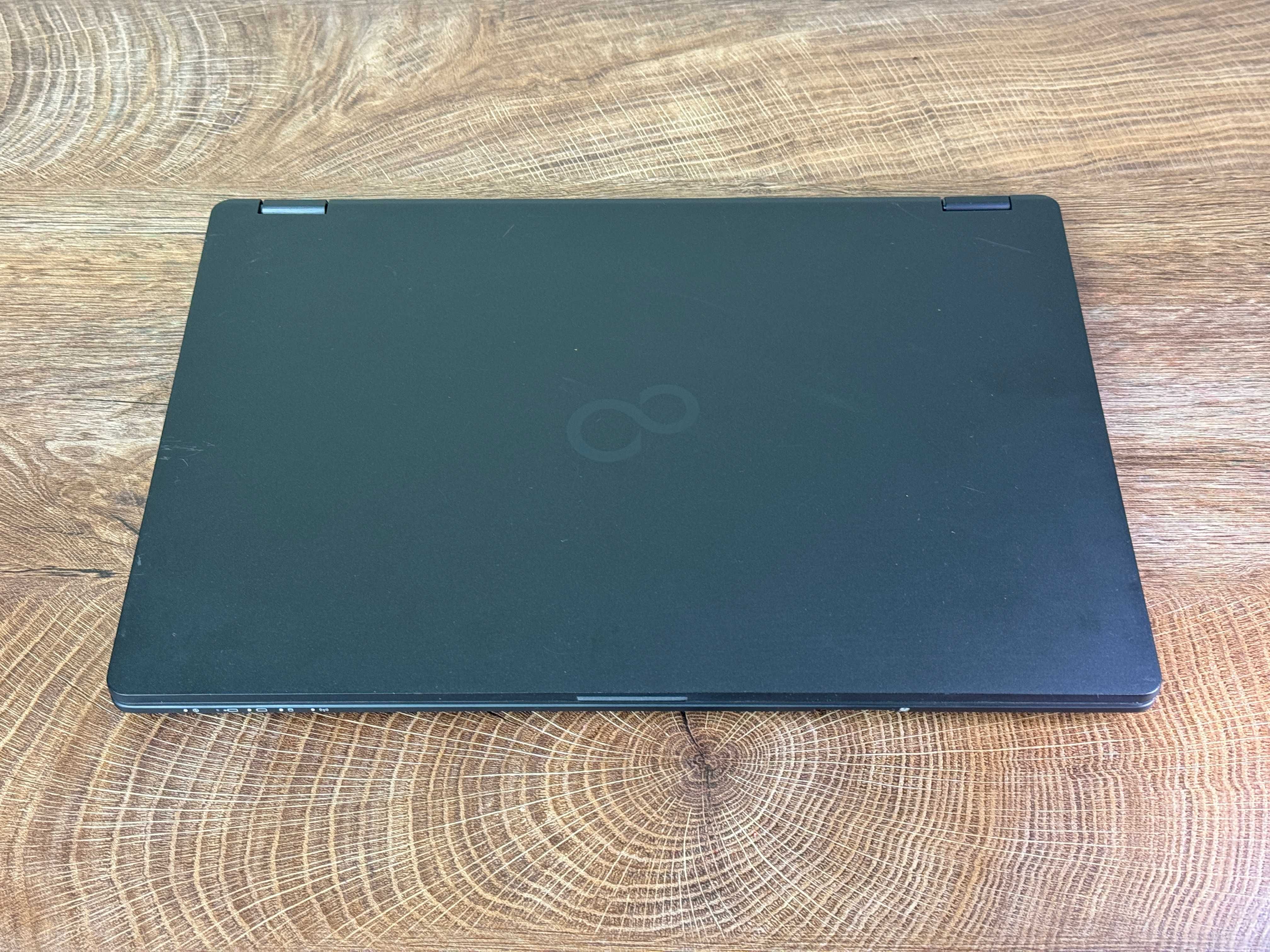 Лаптоп Fujitsu LifeBook U7410 i5-10310U/8GB/256GB SSD/ 14"FullHD/HDMI