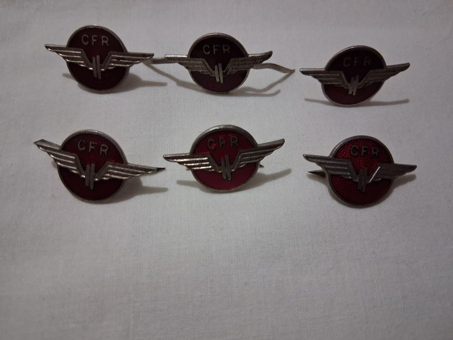 Vând 7 insigne CFR