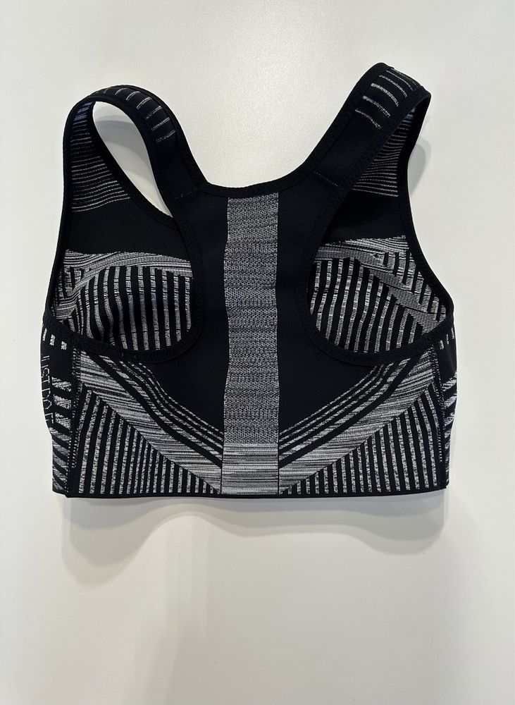Спортни сутиени/ бюстиета Nike