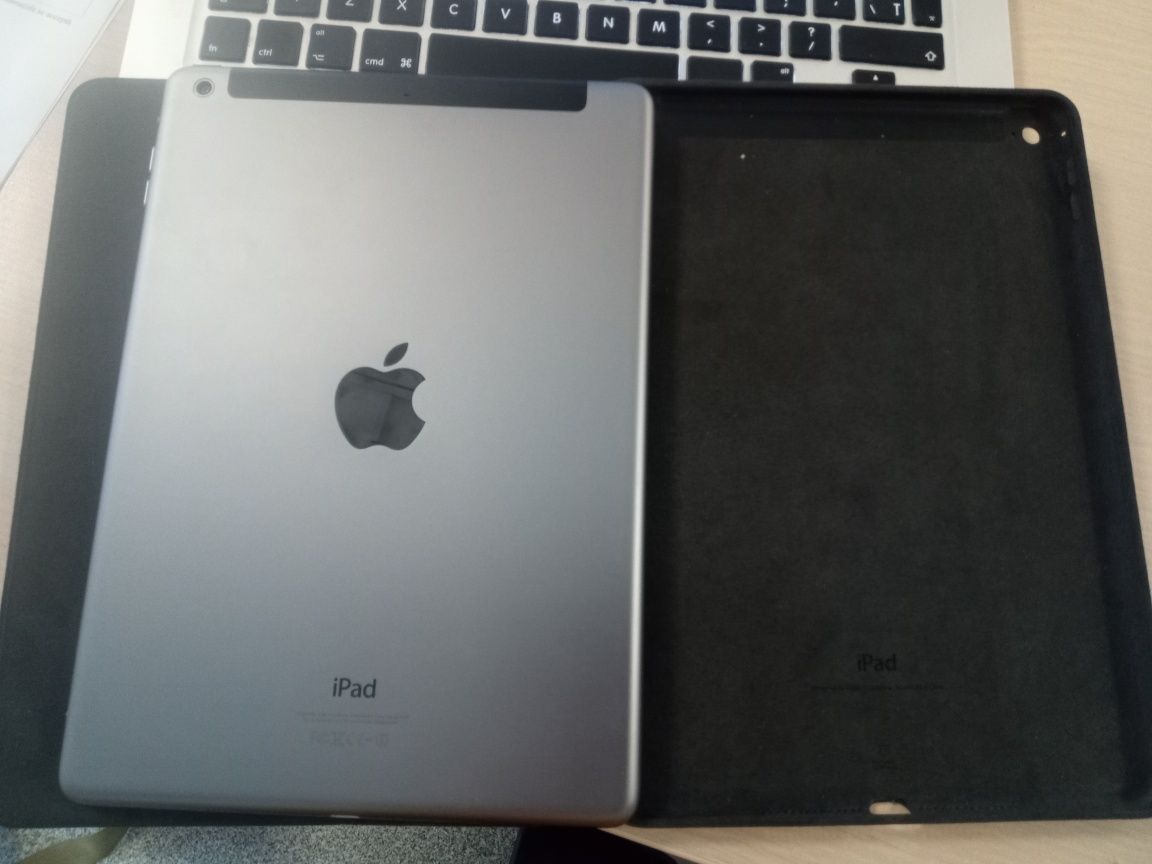 Tabletă iPad A1475 impecabil