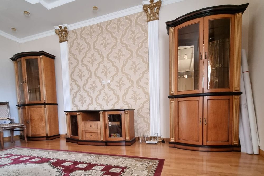 Шкафы для серванта(2 шт.) и под телевизор