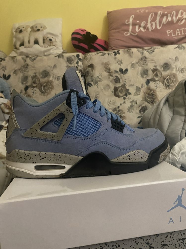 Jordan 4 UNC  marimea 41