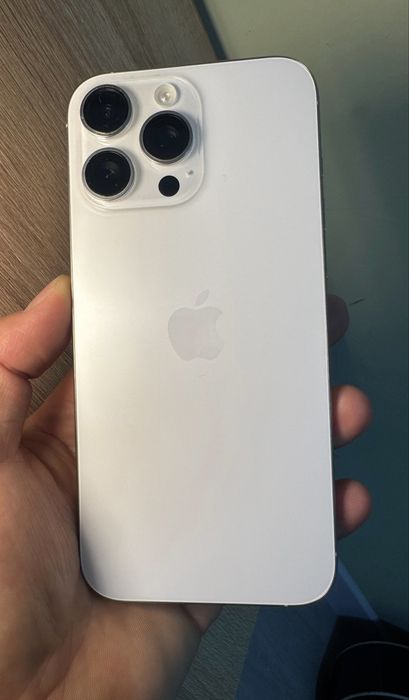 Обменяю iPhone 16 pro max 256