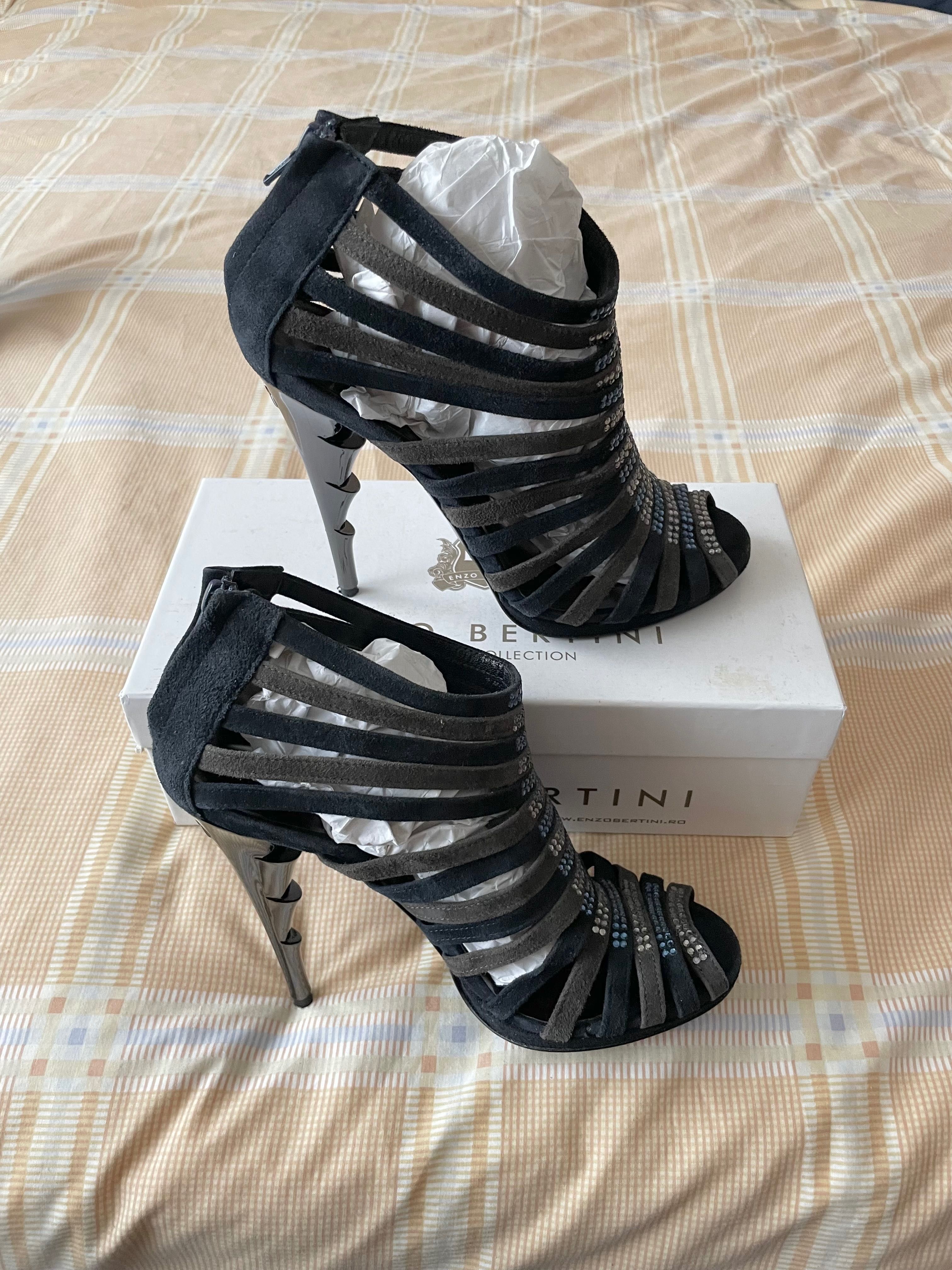 Vand sandale de piele John Richmond