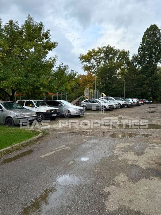 Продава се Тристаен апартамент в София, Света Троица - 103 кв.м за 1748 €/кв.м - Снимка #10