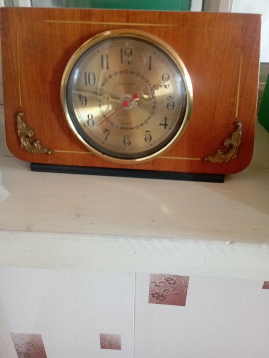 Настольные часики