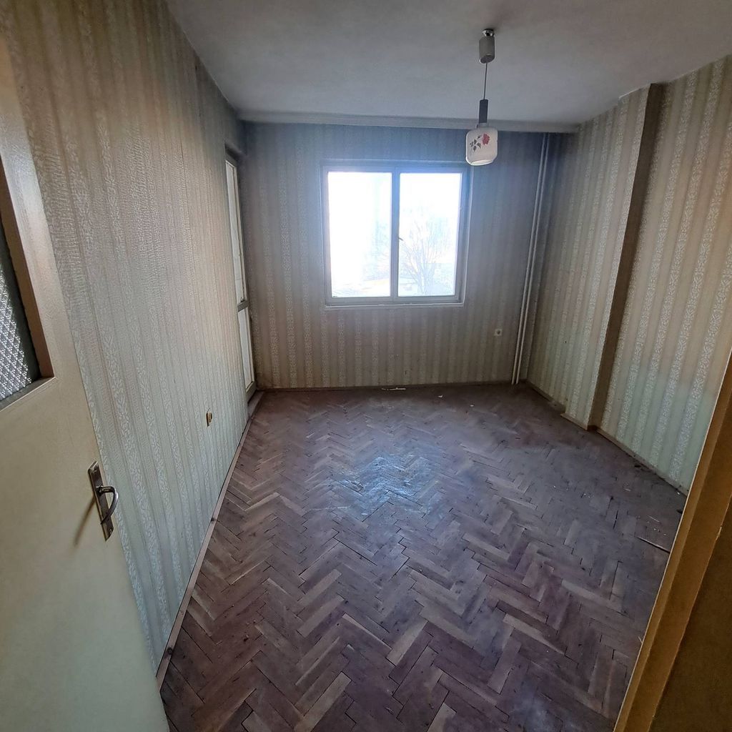 Продава се Тристаен апартамент в Силистра, Митница - 85 кв.м за 753 €/кв.м - Снимка #6