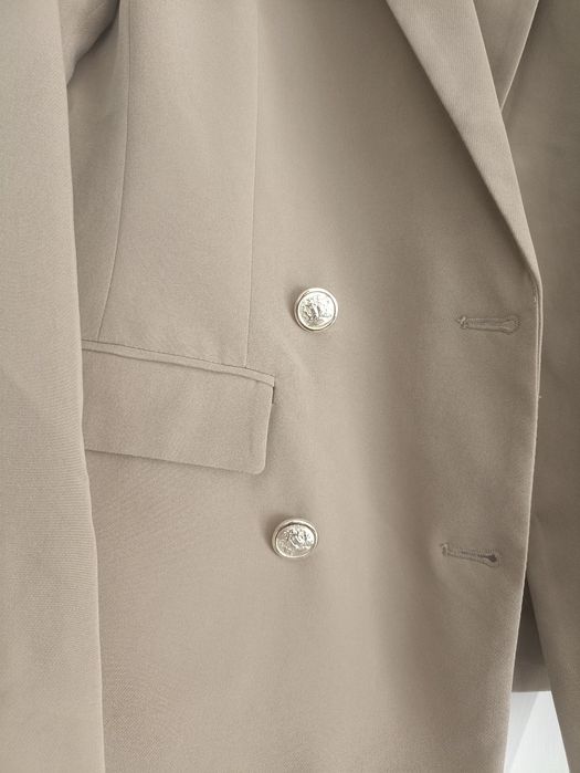 Ново бежово сако