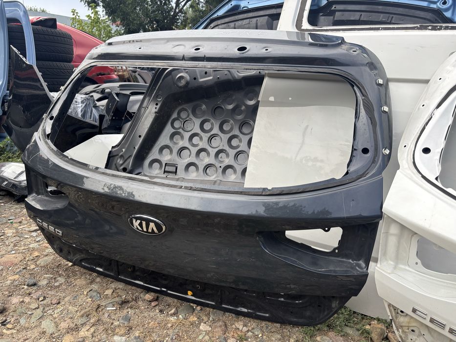 Капак Kia Ceed