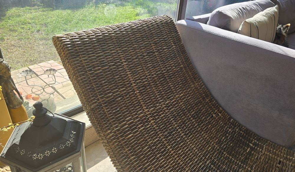 Дизайнерска лежанка естествен ратан