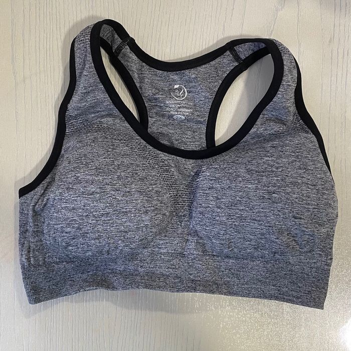 Топик спортивный женский