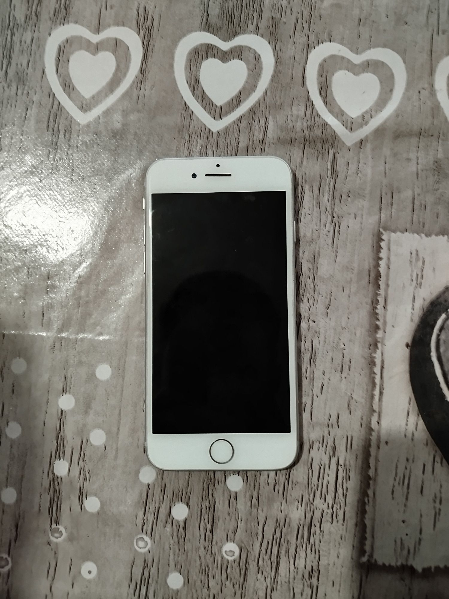 Iphone 8 sotiladi