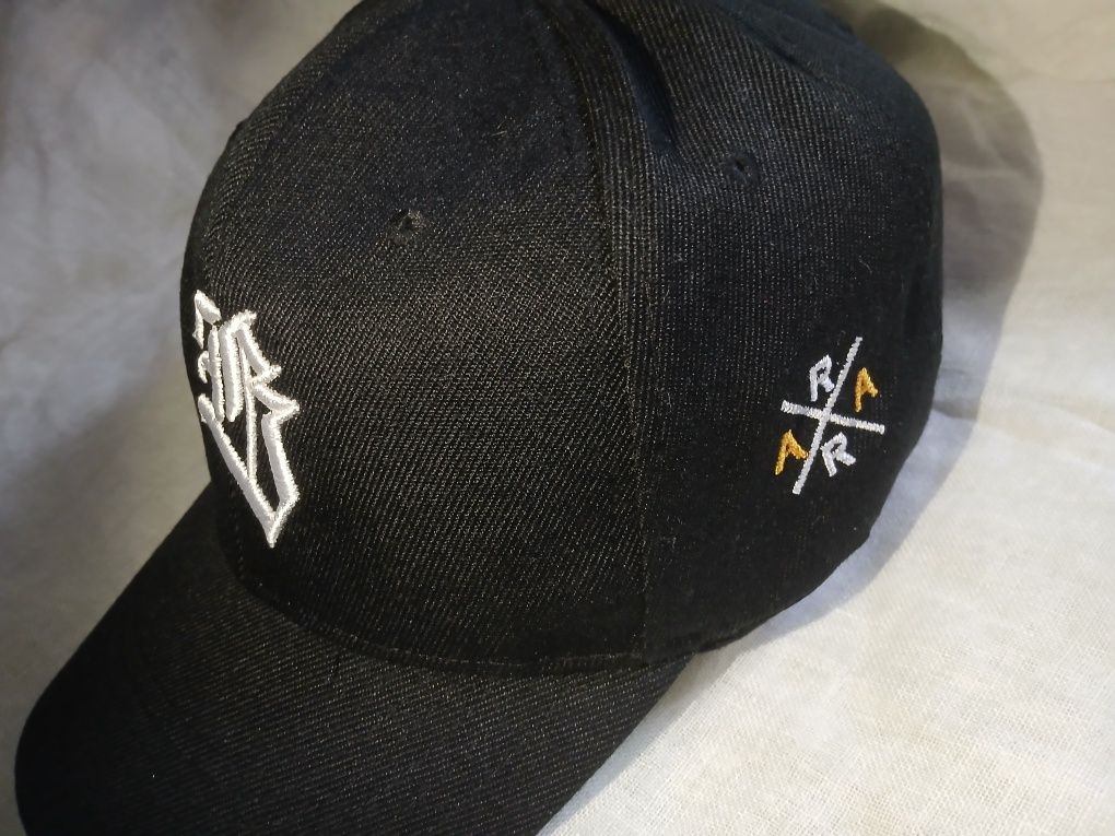 Sapca baseball logo neagra