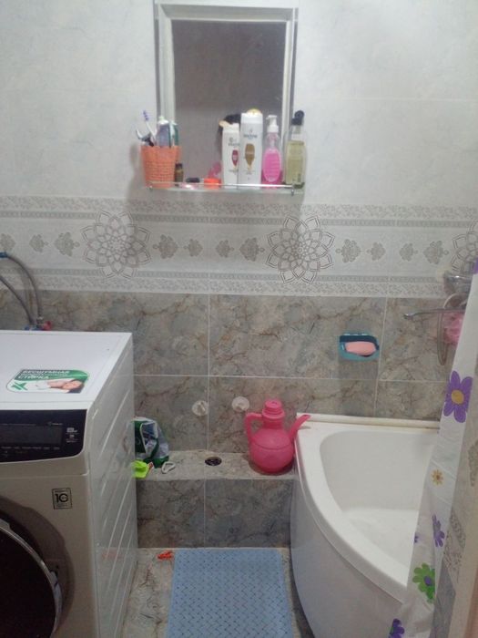 Срочна сотилади нархини келишамиз 2 хона 3 килинган