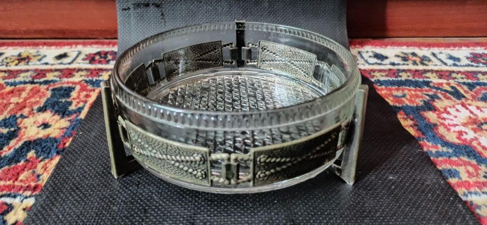 Продаю хрустальную вазочку окантованную латунным ободком 1940 года