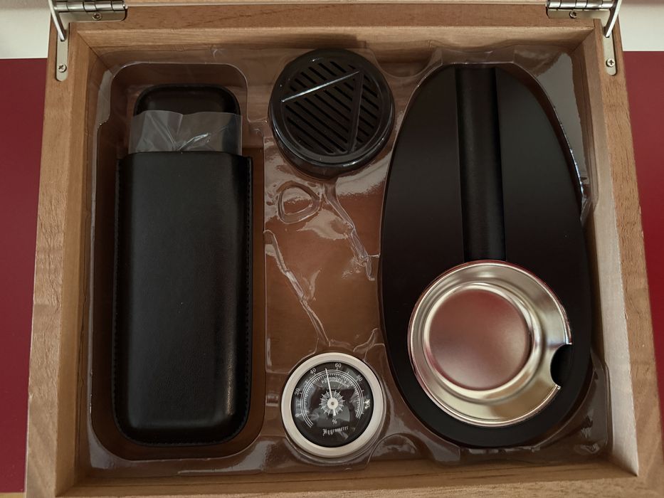 Humidor + Accesorii trabuc