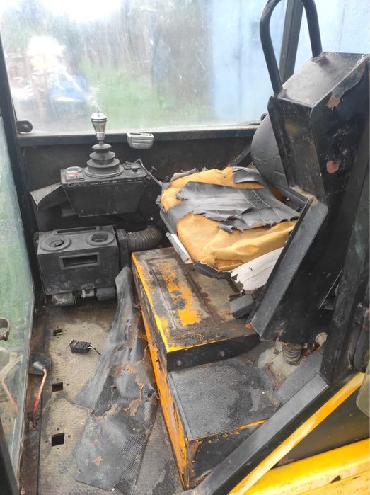 mini excavator kubota motor in trei pistoate