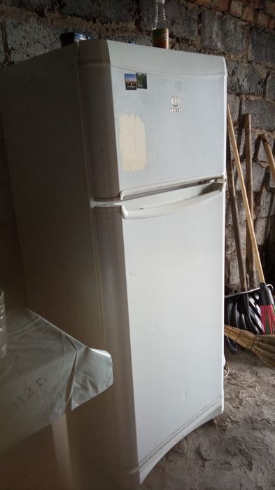Холодильник INDESIT