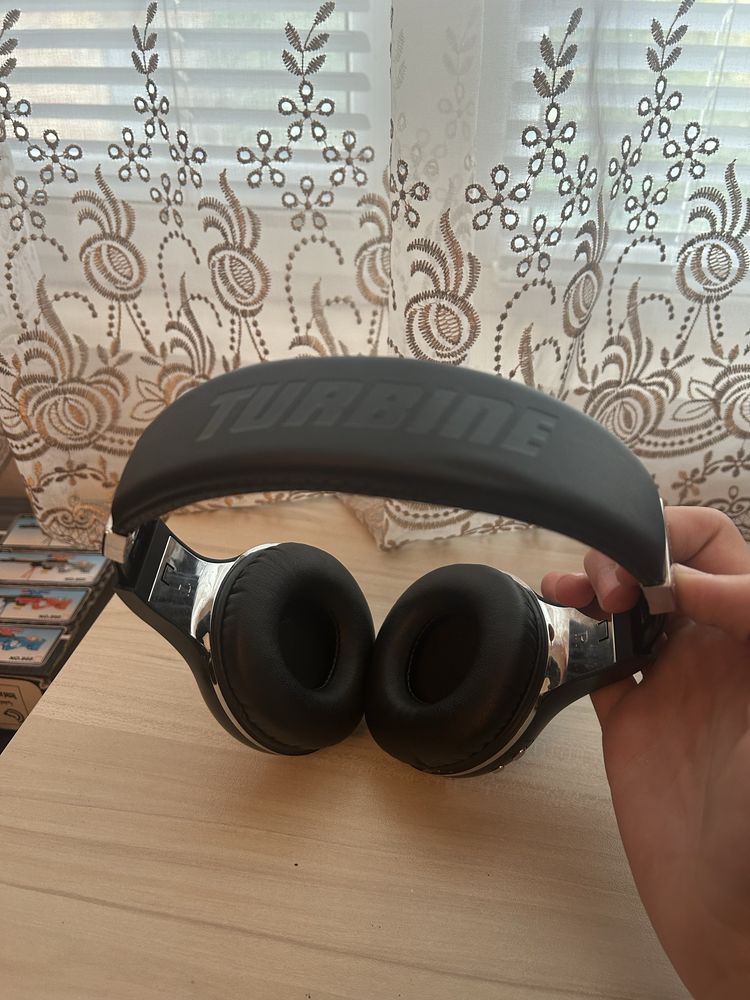 Wireless headphones