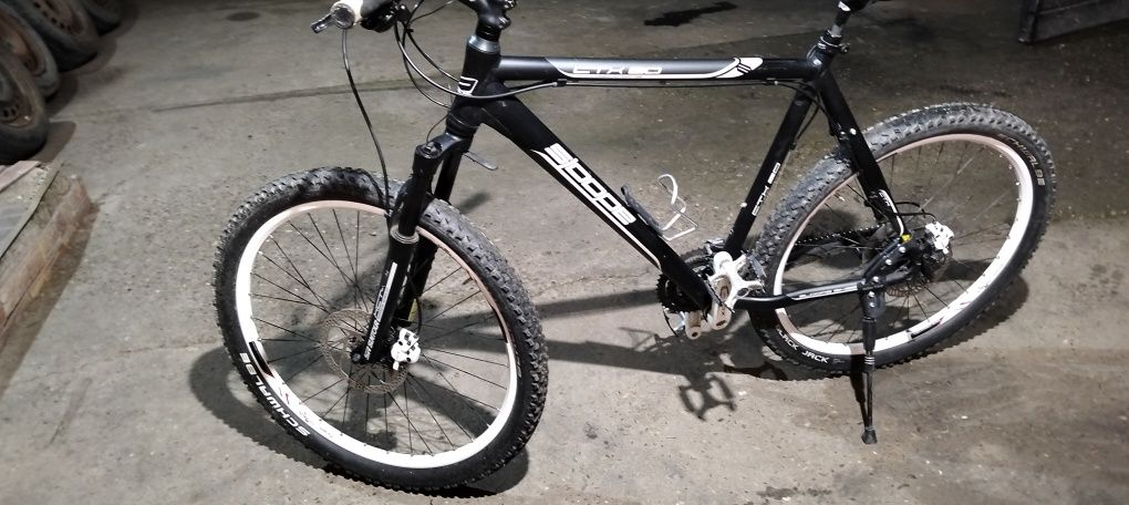 Bicicletă deosebită perfect funcțională