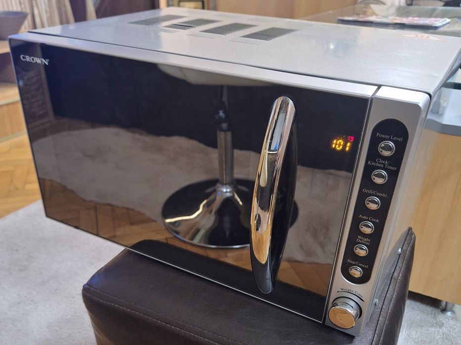 Микровълнова печка с грил