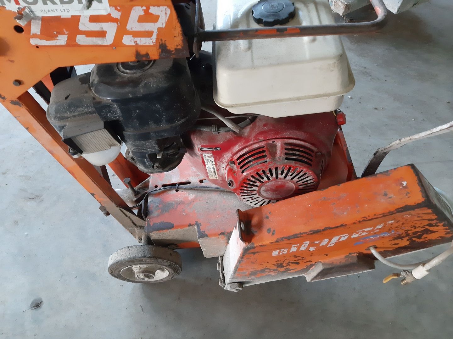 Masină tăiat beton Clipper C 99 honda