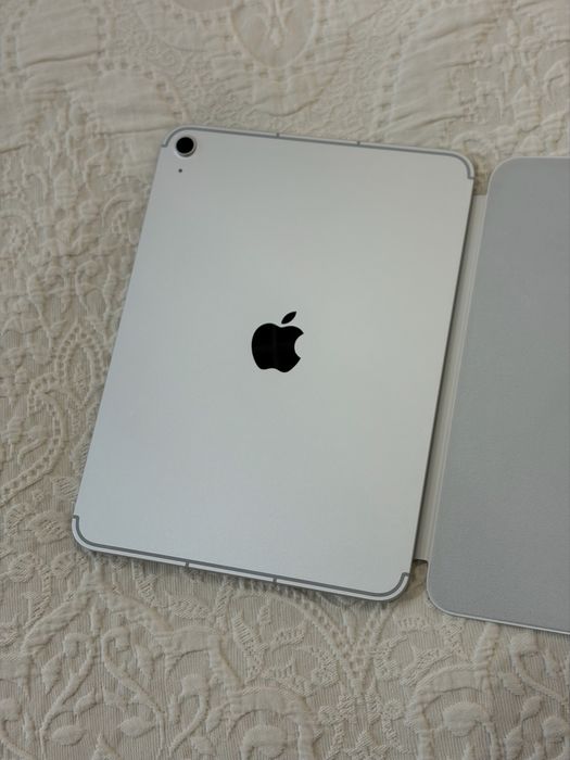 IPad 11 A16 SIM Silver + Magic Folio
