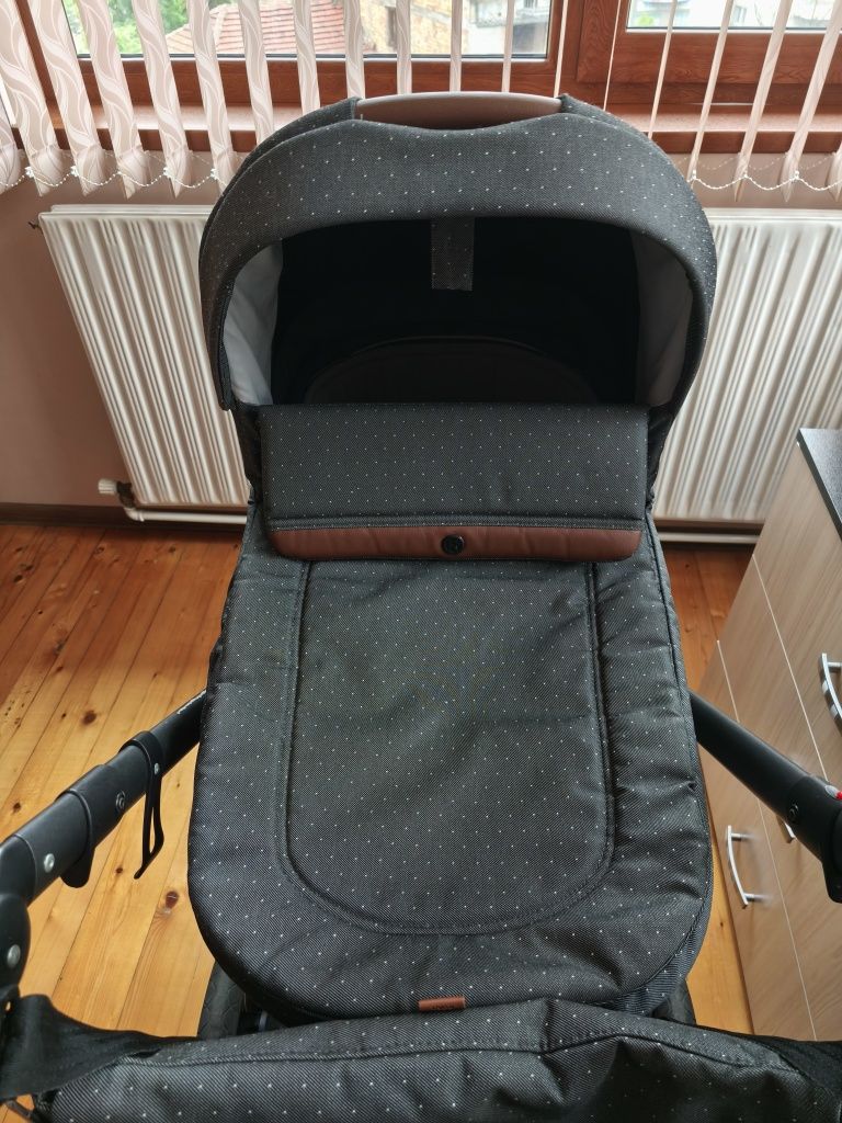 Бебешка количка Roan Bloom 3в1