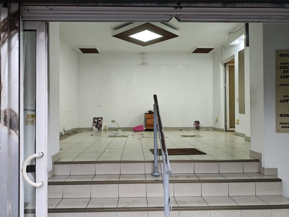 Spatiu comercial Lacul Tei stradal pozitie excelenta de inchiriat