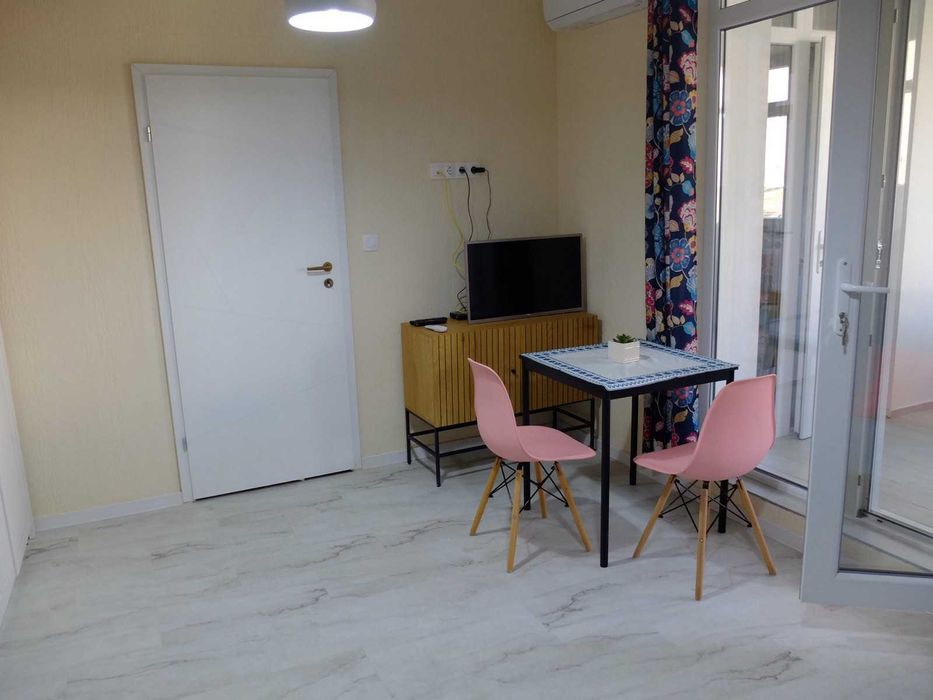 Продава се Двустаен апартамент в Варна, Център - 60 кв.м за 3650 €/кв.м - Снимка #2