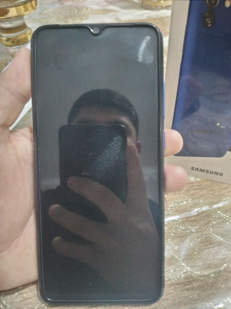 Samsung A 03 telefon sotiladi faqat pul juda zaril