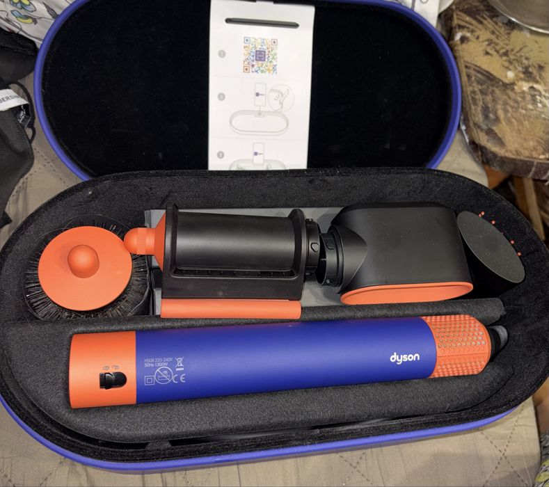 Dyson Airwrap 1300w,nou,inca in garantie