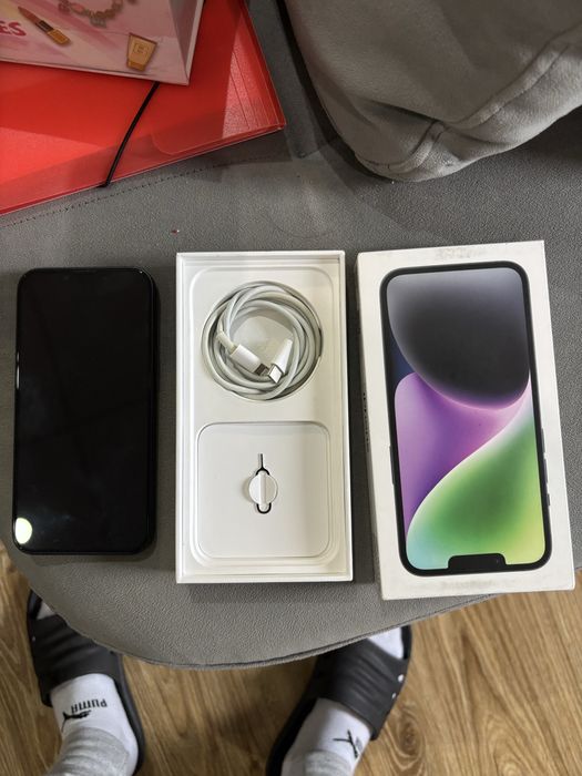 Телефон Iphone 14