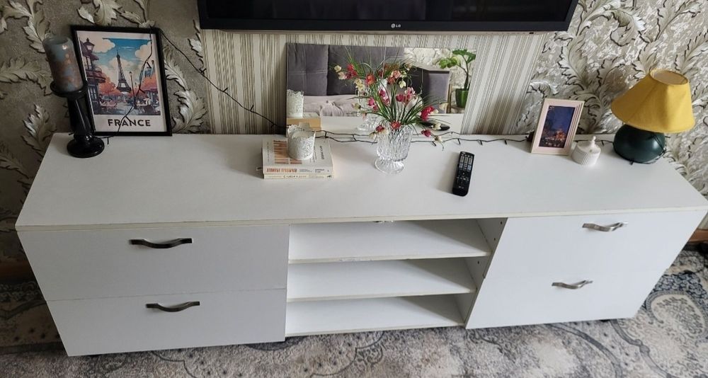 Тумба под ТВ 2 метра