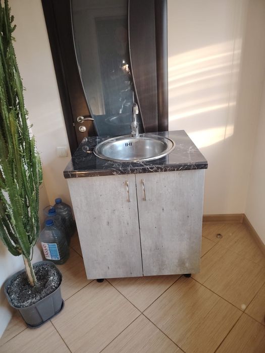 Продам кухонную тумбу мойку