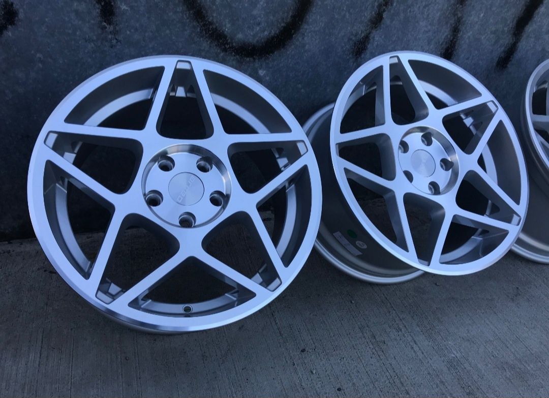 18 5х114.3 3sdm 0.08 Honda Hyundai Mitsubushi Toyota Subaru Kia Acura