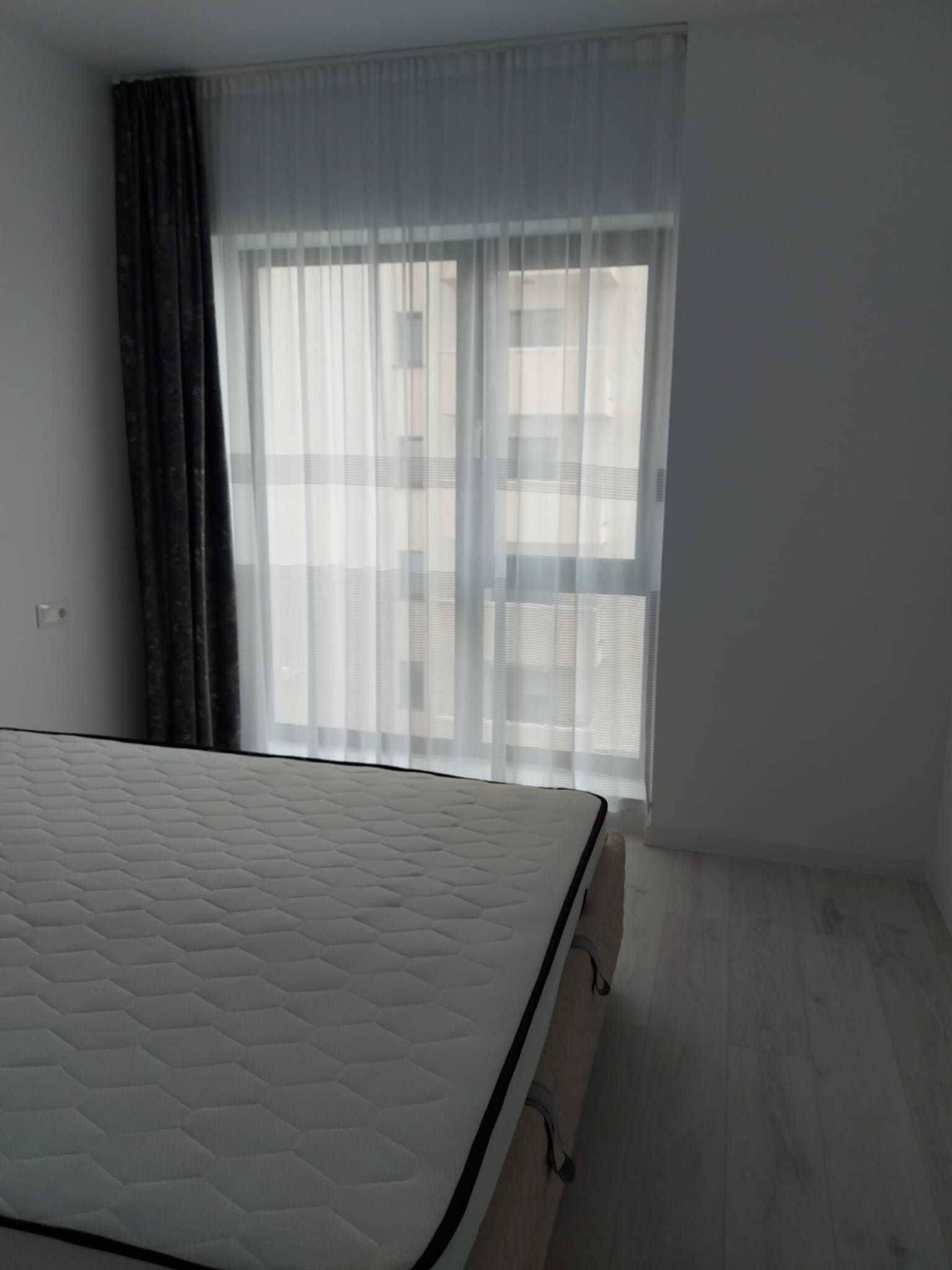 Inchiriere apartament bloc nou cu loc de parcare zona vest