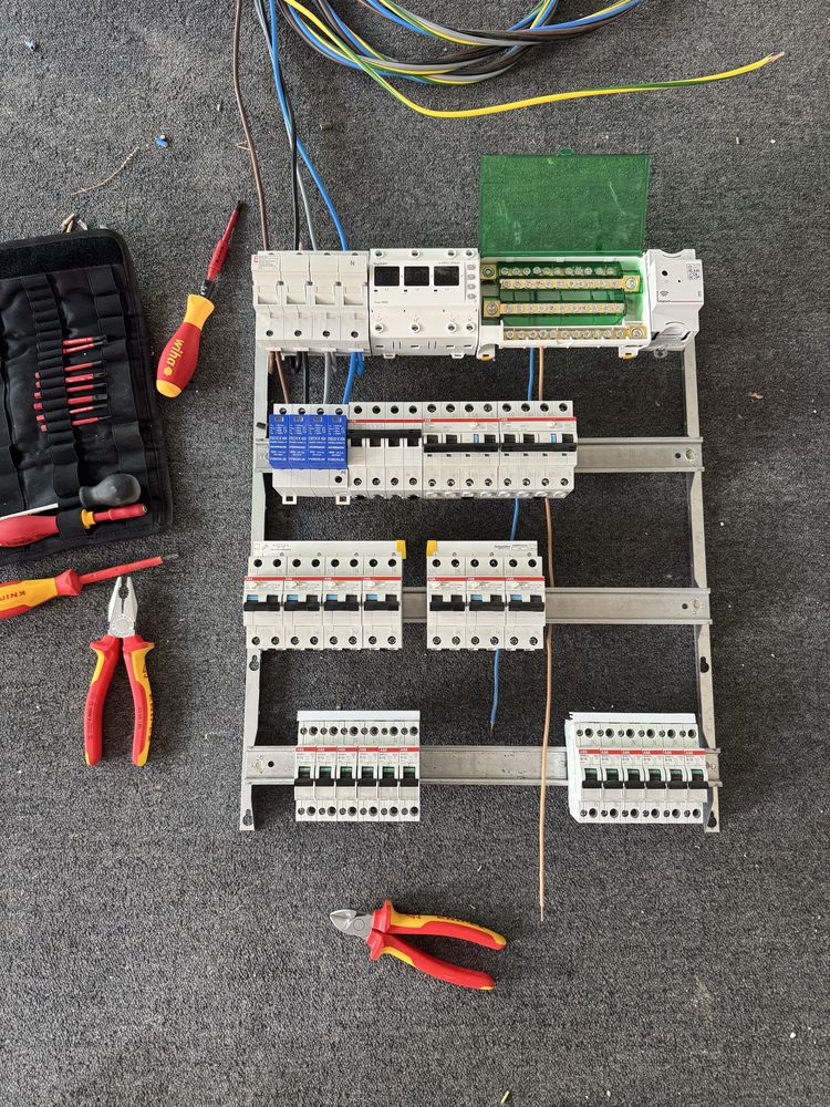 Instalatii Electrice Profesionale pentru Case / Apartamente-MB CONECT