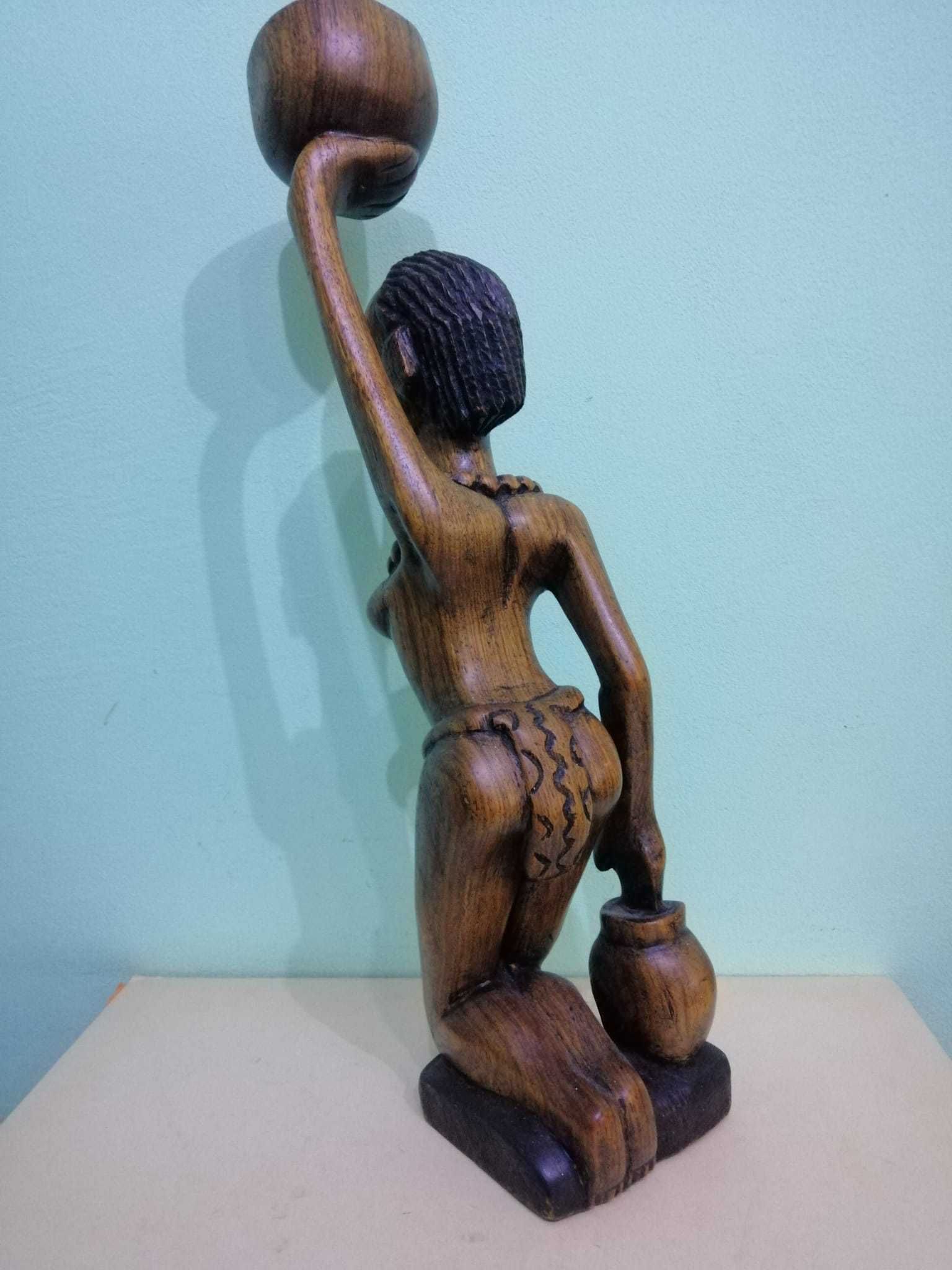 Statueta vintage africana din lemn