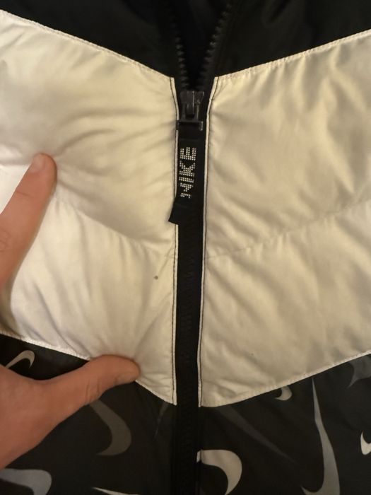 Geaca Nike neagra cu alb