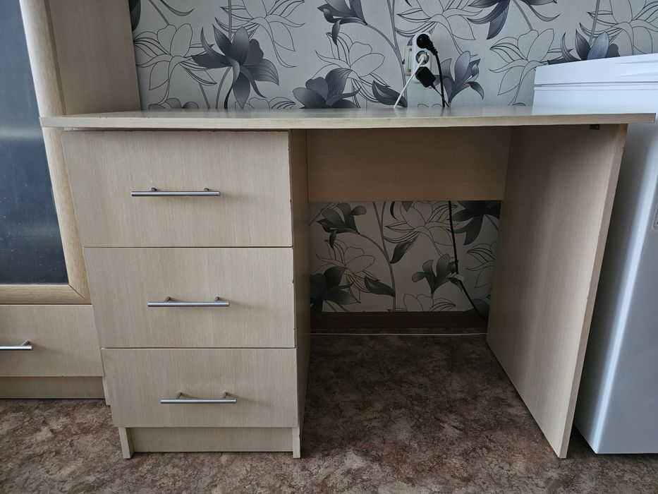 Продается стол в отличном состоянии