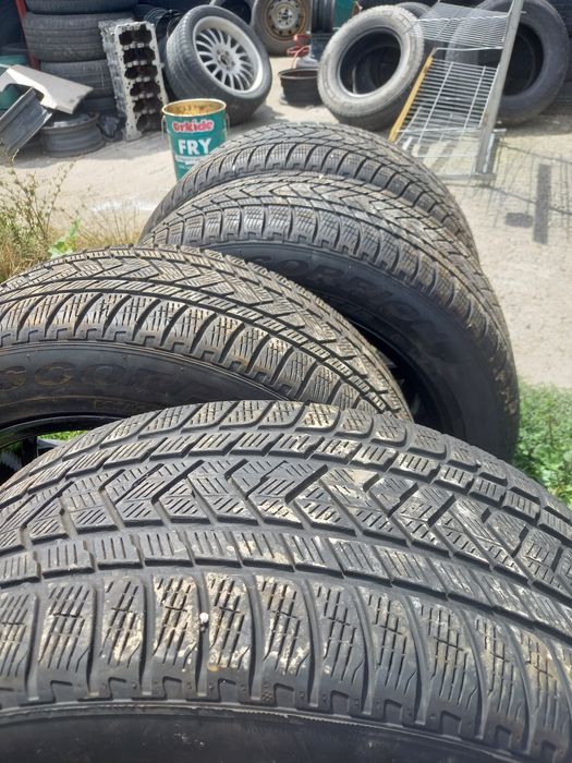 Vând cauciucuri 285 45 r20