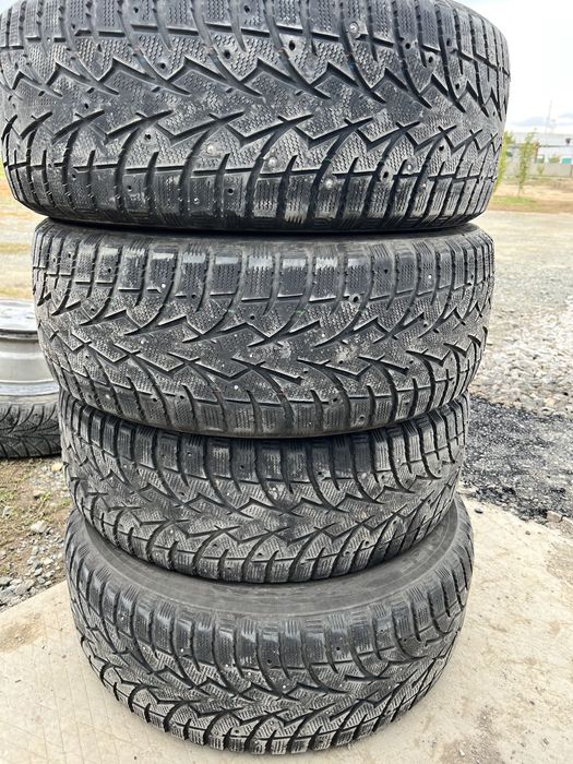 255/60/18 шины зимние Toyo
