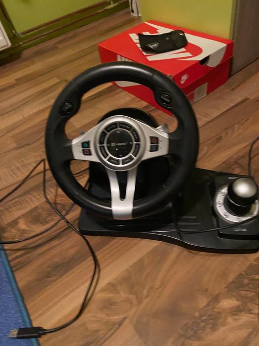 Продавам волaн с педали топ състояние